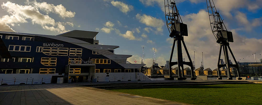 London Mayor launches City Hall developer initiative with &pound;100m investment in Royal Docks